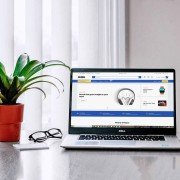 Custom image caption